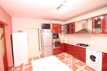 Load image into Gallery viewer, Casa/Vila in Gai