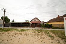 Load image into Gallery viewer, Casa Zimandcuz + Restaurant/local cu terasa de vânzare!!!